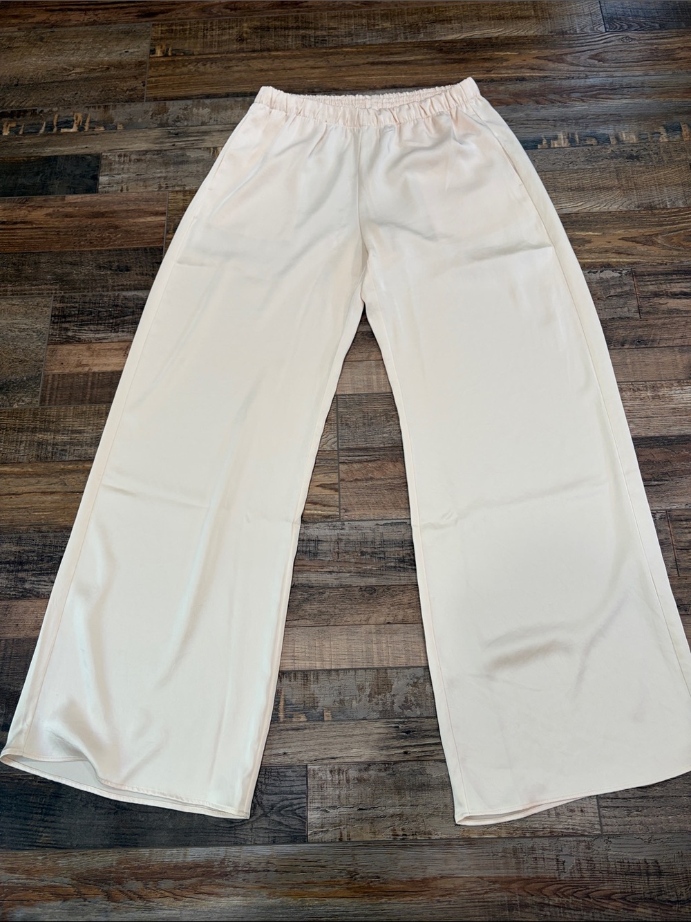 Vuori Wide Leg pants  in Light Cream